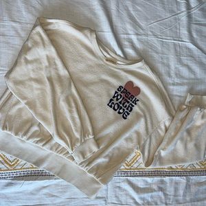 Universal Thread Embroidered Sweatshirt